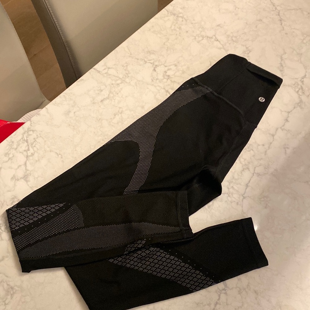 Lululemon black leggings